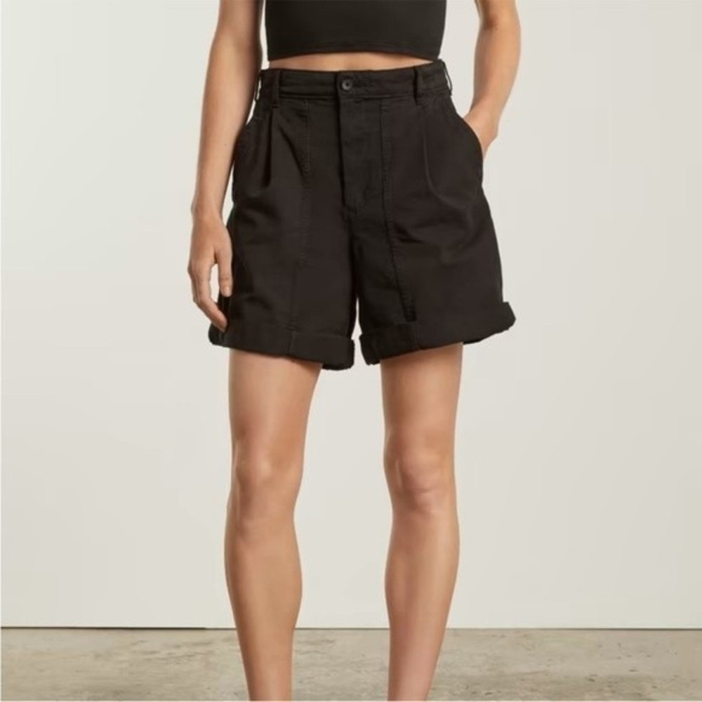 Everlane The Tourist Shorts in Black